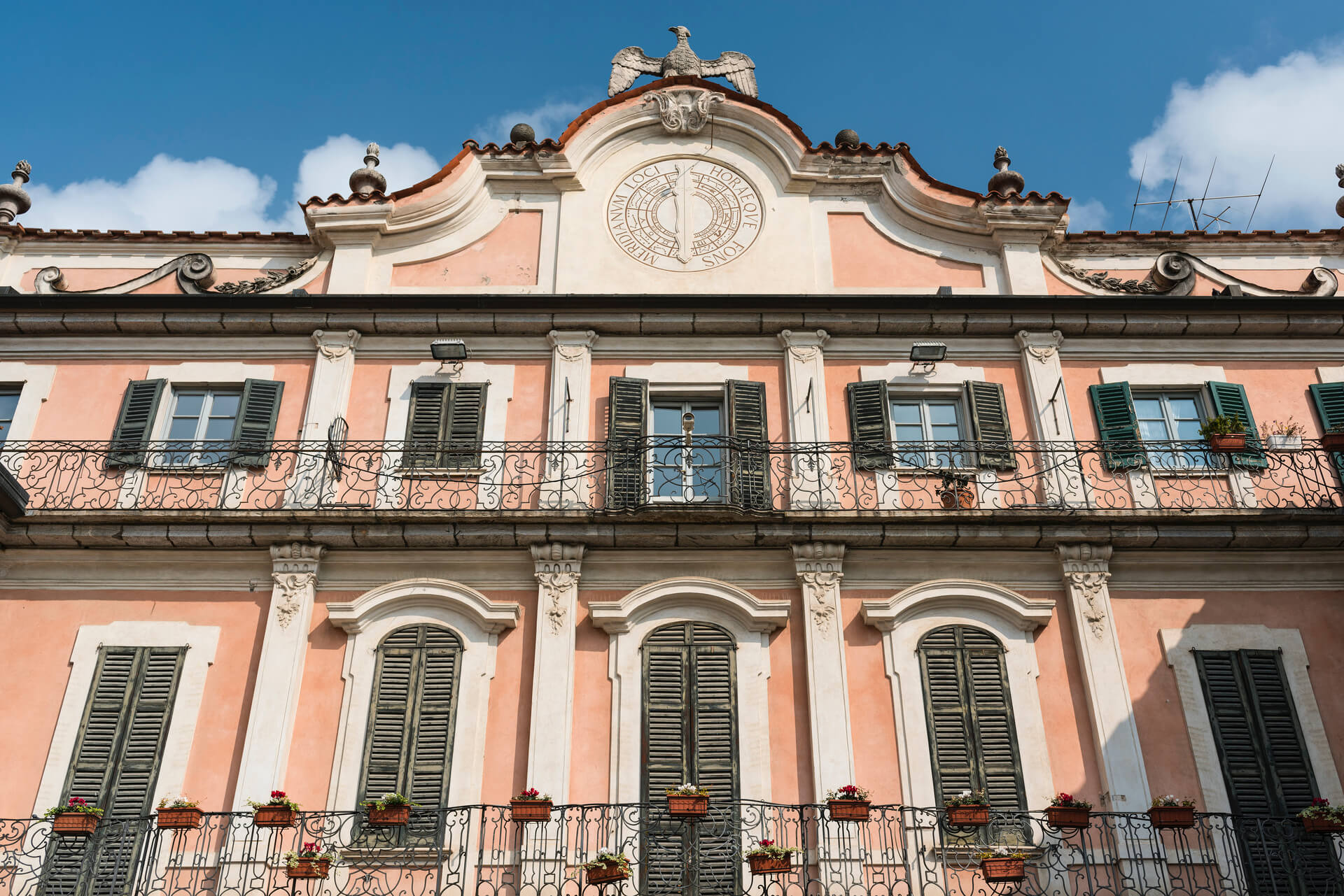VARESE PALAZZO ESTENSE view
